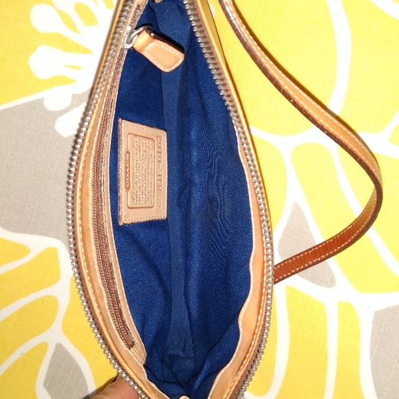 Coach purse tan leather made in Italy - Picture 2 of 5